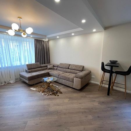 Stradinya Apartment Ventspils Extérieur photo